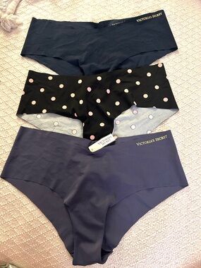 SEXY ILLUSIONS by VICTORIA'S SECRET NO SHOW  HIPHUGGER  HIPSTER PANTY size M